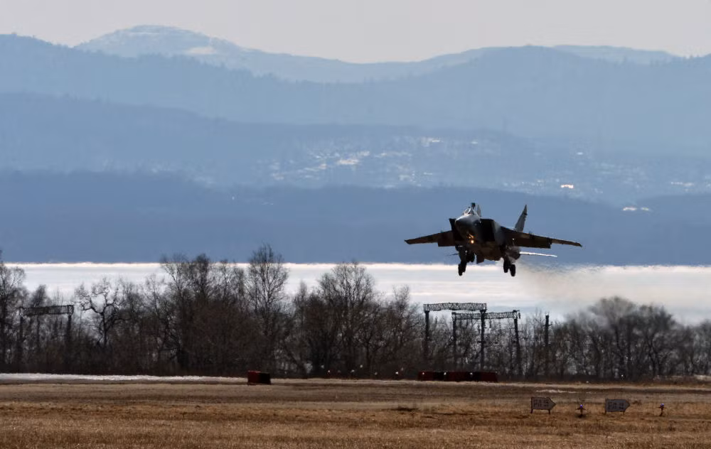 Một nhóm MiG-31 đã bay hơn 2.200km để tham gia vào các cuộc tập trận ở vùng Viễn Đông. Nguồn ảnh: Sputnik