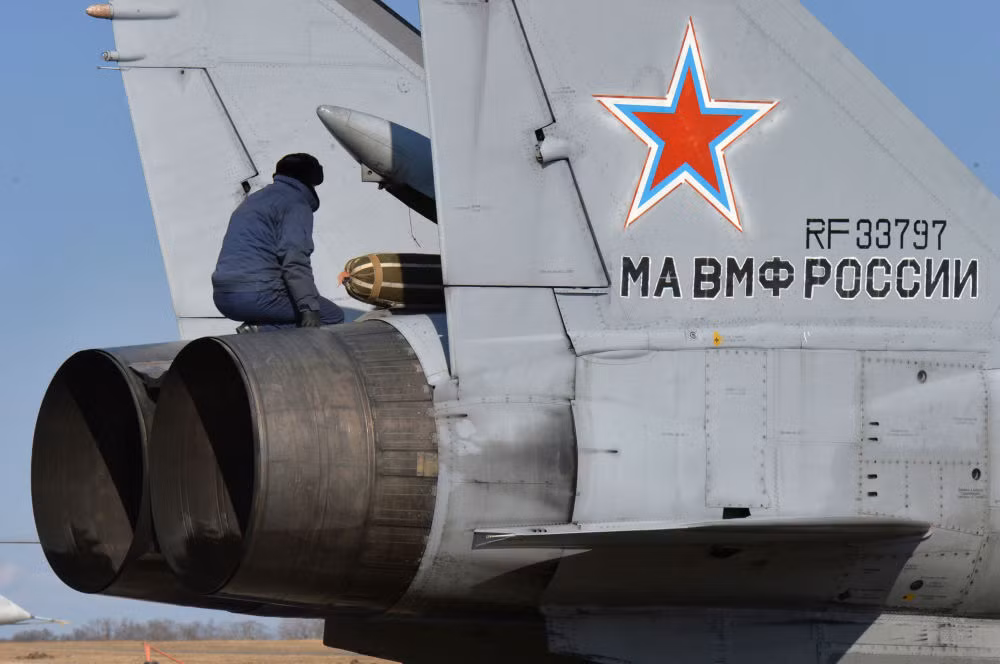 Được trang bị cặp động cơ turbofan Soloviev D-30F6, MiG-31 được coi là tiêm kích đánh chặn nhanh nhất thế giới hiện nay với tốc độ cực đại Mach 2,83 tức 3.000km/h ở trần bay cao. Nguồn ảnh: Sputnik