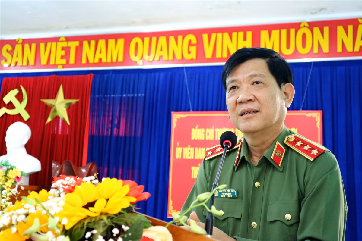 Thượng tướng Nguyễn Văn Sơn (SN 1961, quê quán TP Đà Nẵng). Thượng tướng Nguyễn Văn Sơn từng đảm nhiệm các chức vụ: Phó Giám đốc Công an thành phố Đà Nẵng; Giám đốc Công an thành phố Đà Nẵng; Phó Tổng cục trưởng Tổng cục Chính trị Công an nhân dân, Bộ Công an. 