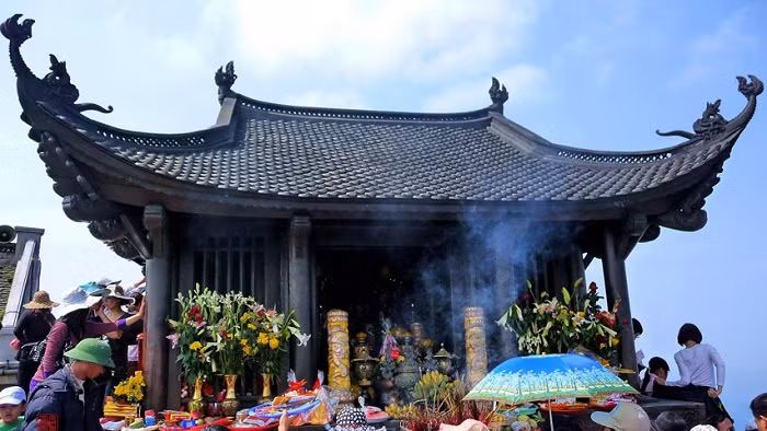  Lễ hội xuân Yên Tử: Lễ hội Yên Tử (thuộc xã Thượng Yên Công, huyện Uông Bí, tỉnh Quảng Ninh) sẽ chính thức khai mạc vào ngày 10/1 âm lịch và kéo dài hết tháng 3 Âm lịch. Là một trong những trung tâm Phật giáo của Việt Nam, Yên Tử mỗi năm vào mùa lễ hội thu hút hàng trăm nghìn lượt khách hành hương. 