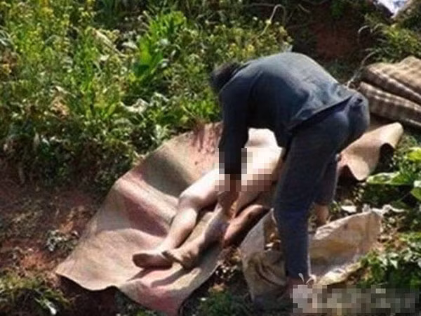 Hu tuc kinh hoang khien xac phu nu tro thanh mon hang-Hinh-8