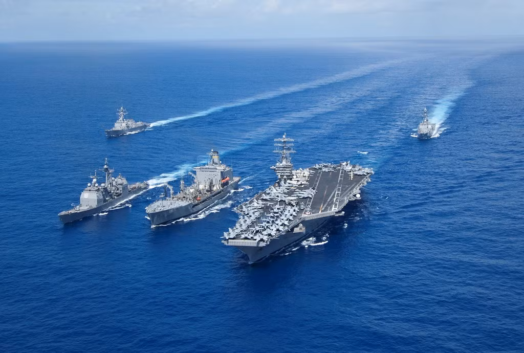 Siêu hàng không mẫu hạm lớp Nimitz là cốt lõi hình thành nên Nhóm tác chiến tàu sân bay Mỹ (CSG). Hải quân Mỹ đang vận hành 10 Nhóm CSG với quy mô lớn nhất thế giới.