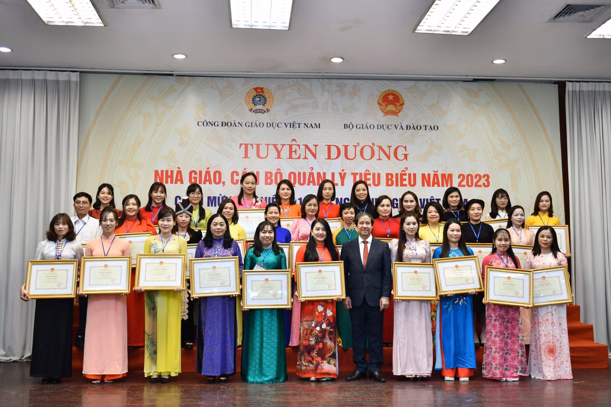 Bo truong Nguyen Kim Son: Cac thay co doi moi den dau, giao duc doi moi den do-Hinh-2