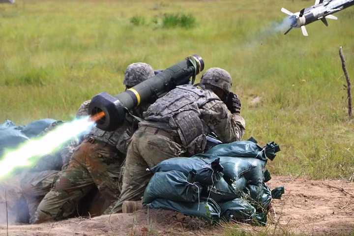 Binh sĩ Mỹ phóng tên lửa Javelin ở Gruzia vào ngày 23/8/2017.