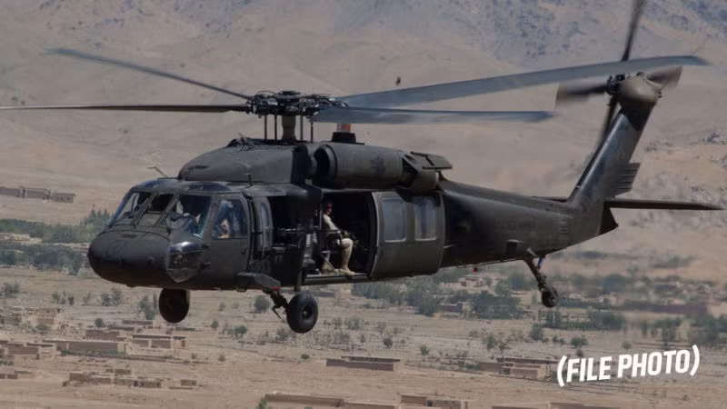 Nếu như trực thăng UH-1 từng là loại trực thăng được Mỹ sử dụng nhiều nhất thì ngày nay, sau khi đã loại biên gần như hoàn toàn UH-1, quân đội Mỹ lại tiếp tục sử dụng một loại trực thăng với độ tin cậy và bền bỉ không kém đó là loại UH-60 Black Hawk. Nguồn ảnh: File.