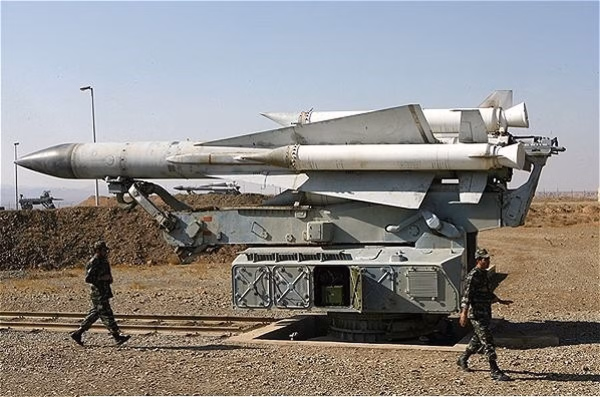 Theo thông báo của Không quân Israel, nước này đã phá hủy một loạt các tổ hợp phòng không Syria trong cuộc không kích vào hôm 10/5, gồm S-75, S-200, 9K37 Buk và cả Pantsir-S1. Bên cạnh đó là các căn cứ quân sự của Iran tại Syria.. Nguồn ảnh: Alja.