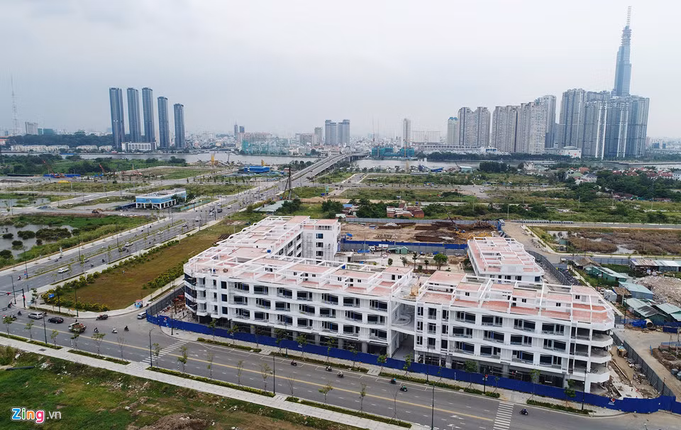 Một góc Khu đô thị mới Thủ Thiêm hiện nay sau 22 năm phê duyệt quy hoạch. Ảnh: Lê Quân.