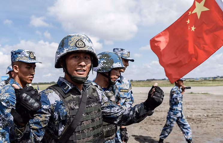 Trong những năm gần đây, Trung Quốc và Nga đang dần tăng cường mối hợp tác quân sự với các hoạt động tập trận chung ở quy mô lớn. Trong quá khứ, dù có nhiều bất đồng giữa hai nước nhưng Bắc Kinh vẫn luôn là "khách sộp" lớn nhất của thị trường bán vũ khí Nga. Nguồn ảnh: Milchina.