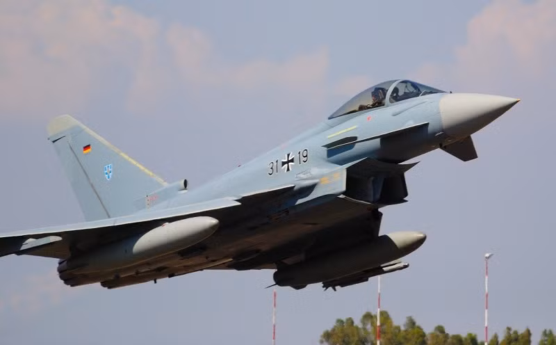 Cụ thể, Đức đã cam kết sẽ luôn có ít nhất 82 chiến đấu cơ Eurofighter sẵn sàng thực hiện nhiệm vụ bất cứ lúc nào để phối hợp trong nỗ lực phòng thủ châu Âu cùng các thành viên NATO. Nguồn ảnh: Germany.