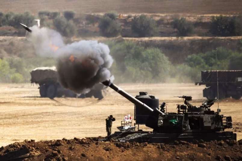Các loại thiết bị đắt tiền nhất mà Israel chi ra để mua từ Anh bao gồm súng cá nhân các loại, đạn dành cho súng cá nhân, súng bắn tỉa, thiết bị tìm kiếm mục tiêu cũng như các loại phụ tùng, linh kiện cho phương tiện chiến đấu bao gồm cả xe tăng và máy bay. Nguồn ảnh: Azj.