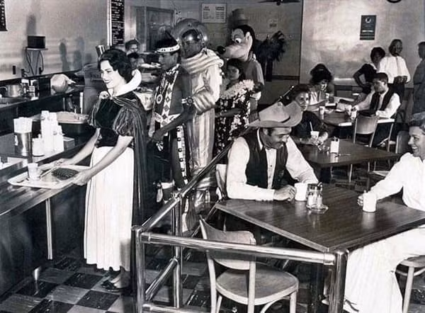 Nhà ăn của nhân viên Disneyland năm 1961.