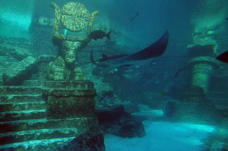  Địa danh nổi tiếng này đã nhận được nhiều sự chú ý và được mệnh danh là “Atlantis của Trung Quốc”. Tuy nhiên, hiện nơi đây chỉ được nhắc đến là một trong những thành phố bị nhấn chìm dưới lòng hồ Qiando.