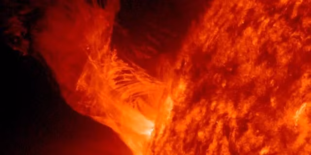Do khoảng cách 31 năm ánh sáng, Wolf 1069 b là ngoại hành tinh lớn cỡ Trái Đất gần thứ 6, sau Proxima Centauri b, GJ 1061 d, Teegarden's Star c, và GJ 1002 b and c. Mô hình mô phỏng khí hậu toàn cầu cho thấy Wolf 1069 b nằm trong nhóm nhỏ ngoại hành tinh được xem như mục tiêu tiềm năng để tìm dấu vết hóa học của sự sống.