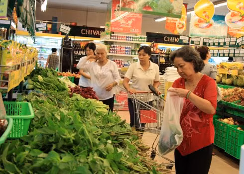Thị trường bán lẻ trong nước đang chứng kiến sự cạnh tranh khốc liệt giữa nhà bán lẻ nội - ngoại.