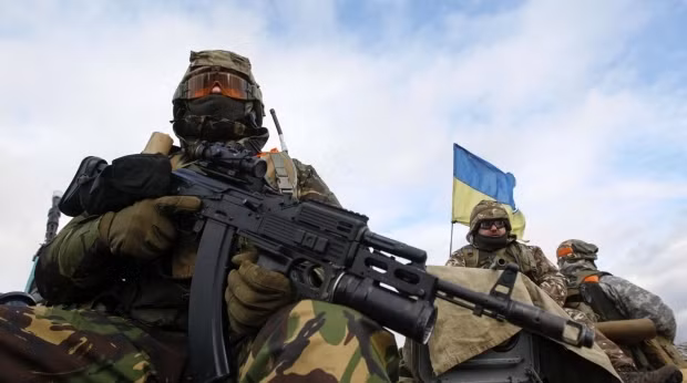 Quan doi Ukraine pha huy may bay quan su cua ly khai