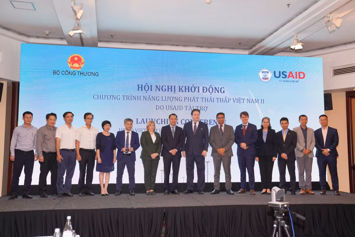 Việt Nam thí điểm mua điện trực tiếp từ nhà sản xuất điện tái tạo Viet Nam thi diem mua dien truc tiep tu nha san xuat dien tai tao