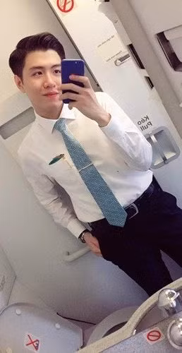 Hải Cường tỏ ra khá bất ngờ khi bỗng nhiên nhận được sự quan tâm của mọi người, đặc biệt khi có nhiều bạn nữ xin kết bạn và làm quen. Mặc dù vui khi được nhiều người biết đến nhưng chàng trai này cũng bày tỏ quan điểm: “Không muốn nổi tiếng rồi lắm tai tiếng. Mình là mình thôi không cần giống ai”