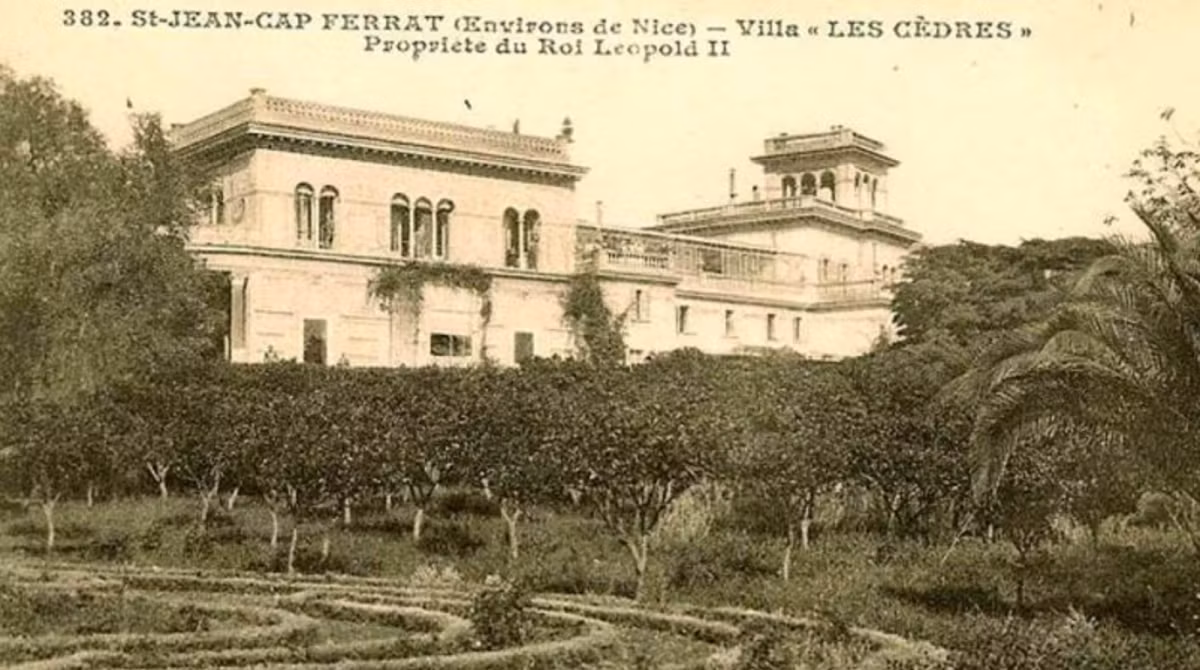 Được xây dựng từ năm 1830, ngôi nhà từng là nơi ở của vua Bỉ Leopold Đệ Nhị. 