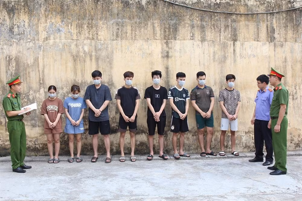 Xem boi, giai han online dau xuan, khoc rong vi sap bay lua dao-Hinh-3