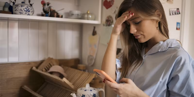 Kẻ gian có thể chiếm quyền điều khiển điện thoại và chuyển tiền bằng sinh trắc học. (Ảnh: WSFS Bank)