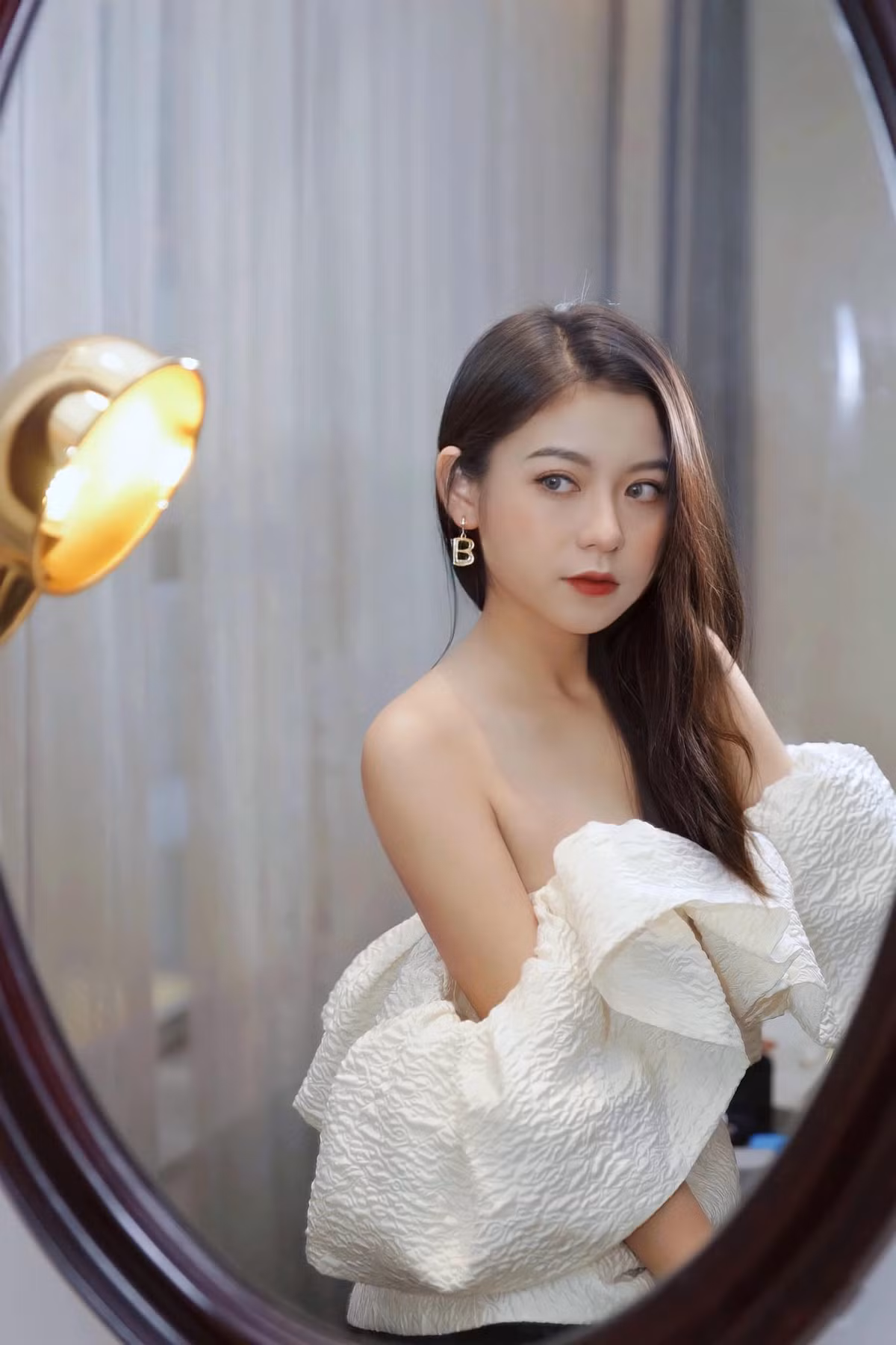 Hot girl 2K xứ Lạng hiện theo học trường Đại học Sân khấu - Điện ảnh. Ngoài ra, cô nàng còn là mẫu ảnh và streamer có tiếng.