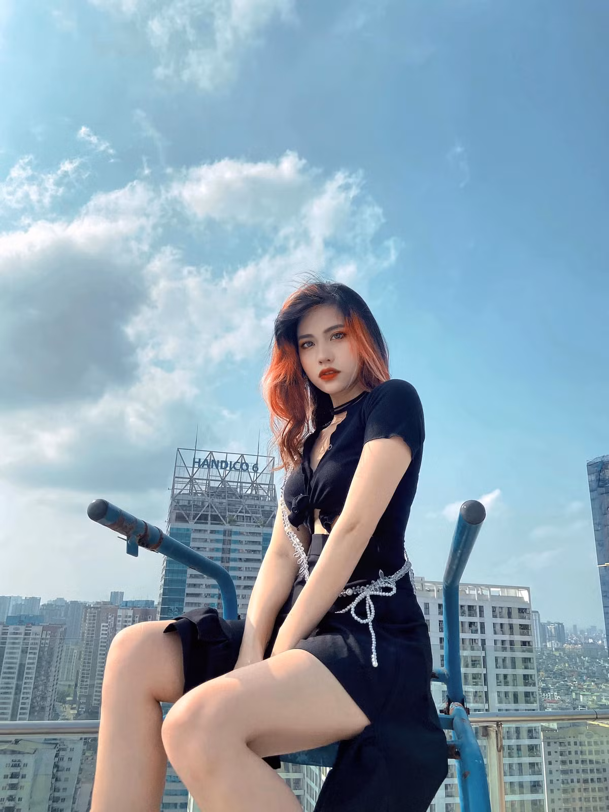 Ngoài vai trò làm mẫu ảnh, KOL, định hướng của Châm Sứa là trở thành một nữ streamer nổi tiếng trong tương lai.