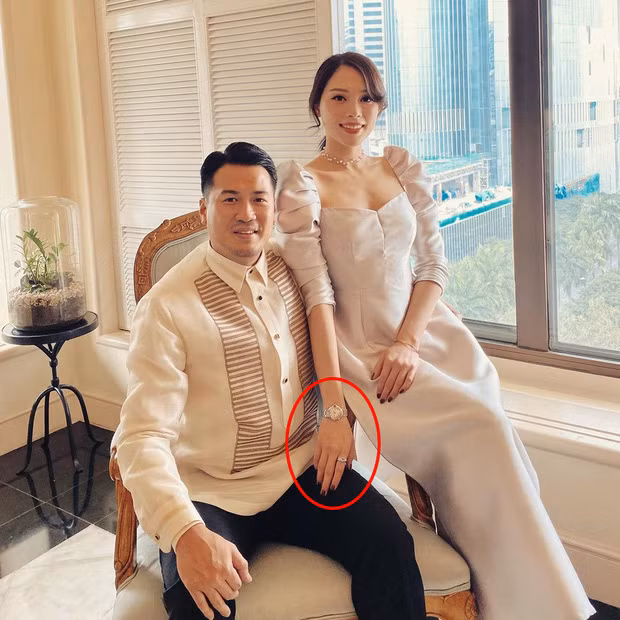 Mới đây, một bức ảnh cũ của anh trai rich kid Tiên Nguyễn và Linh Rin bất ngờ hot trở lại trên MXH. Được biết, lý do vì có một số cư dân mạng chăm chăm soi bàn tay của Linh Rin và suy đoán.