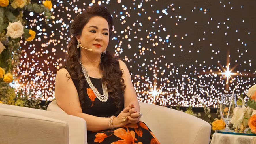 Sự nổi tiếng lúc nào cũng đi kèm những thị phi, nữ CEO khu du lịch Đại Nam gần đây thường xuyên gặp không ít rắc rối đến từ những người không thích sự thẳng tính của bà. Ảnh: Tổng hợp
