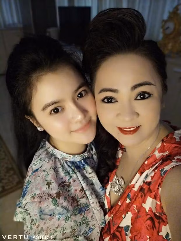 Nàng dâu xinh đẹp Quế Long là nhân vật không còn xa lạ gì với cộng đồng mạng.