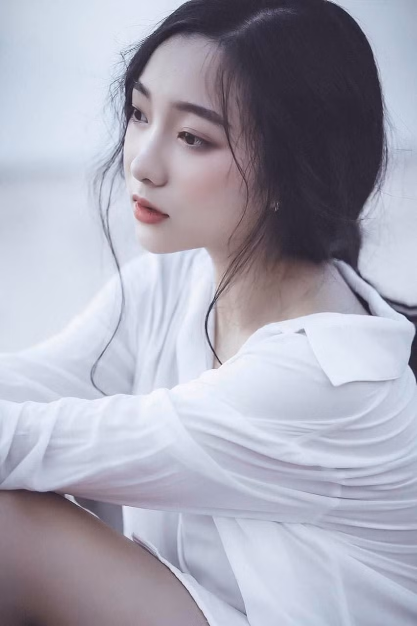Nhiều cư dân mạng nhận xét gái xinh 9x này có vẻ đẹp hao hao nữ diễn viên Dương Mịch.