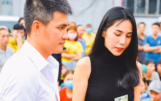 Hiện tại, vụ lùm xùm tiền từ thiện của vợ chồng Công Vinh - Thuỷ Tiên và nữ CEO Phương Hằng vẫn đang là tâm điểm bàn luận của cư dân mạng. Ảnh: Tổng hợp