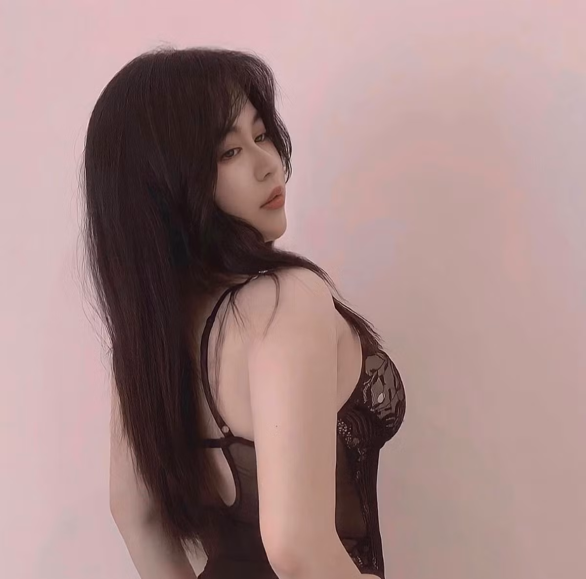 Du mum mim, nu sinh Da Nang van quyen ru dao de