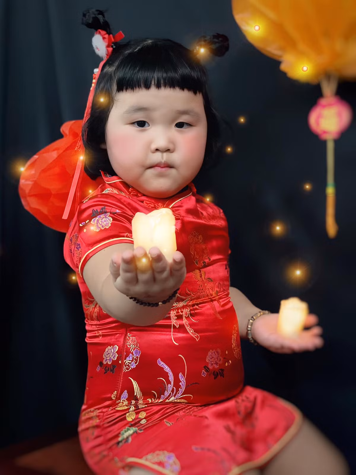 Hiện bài viết của chị Đoàn Cẩm Duyên vẫn nhận được sự quan tâm lớn từ cộng đồng mạng với 8,2 nghìn lượt yêu thích, gần 2,6 nghìn lượt bình luận và hiện con số này vẫn không ngừng tăng lên.