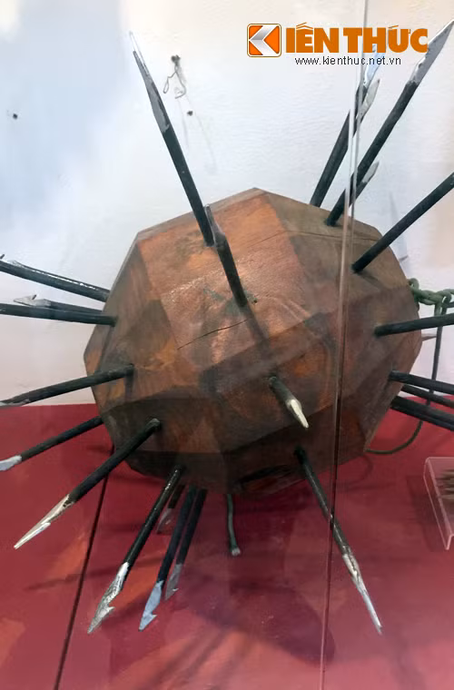 Chông đu do dân quân Tây Nguyên chế tạo để đánh địch trong kháng chiến chống Mỹ. Chính những vũ khí thô sơ này đã khiến cho quân Mỹ phải khiếp sợ hơn cả đạn súng.