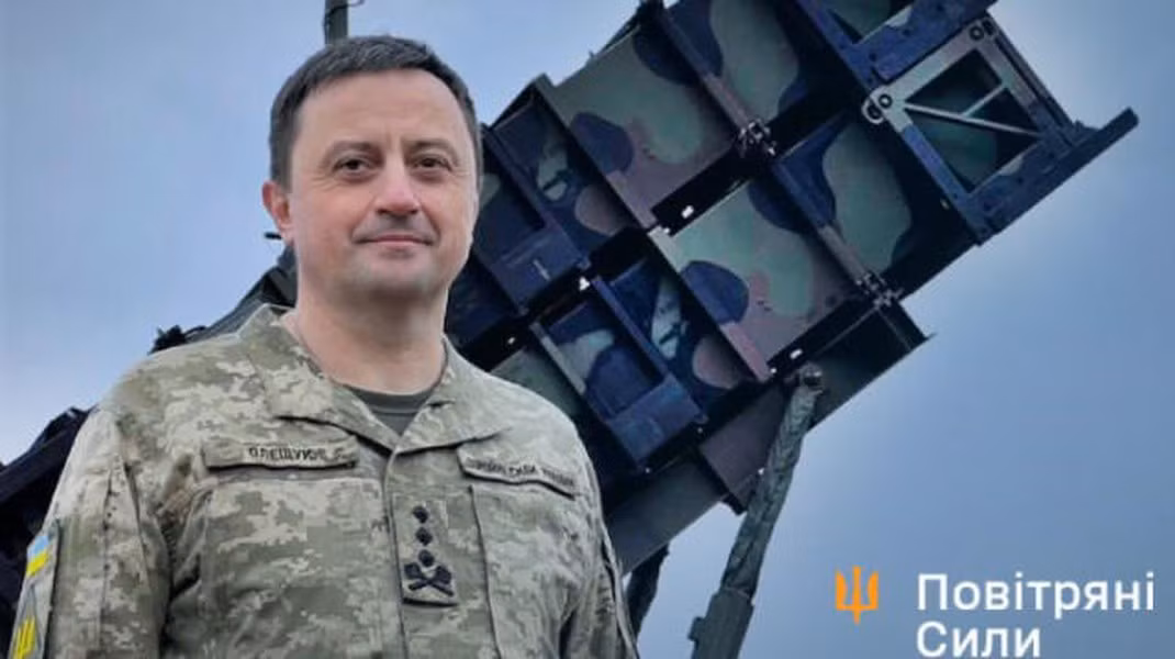 Tướng Mykola Oleshchuk, Tư lệnh không quân Ukraine, ngày 19/4 tuyên bố lực lượng phòng không nước này đã hợp tác với Tổng cục Tình báo Quốc phòng (GUR) bắn hạ chiếc Tu-22M3.