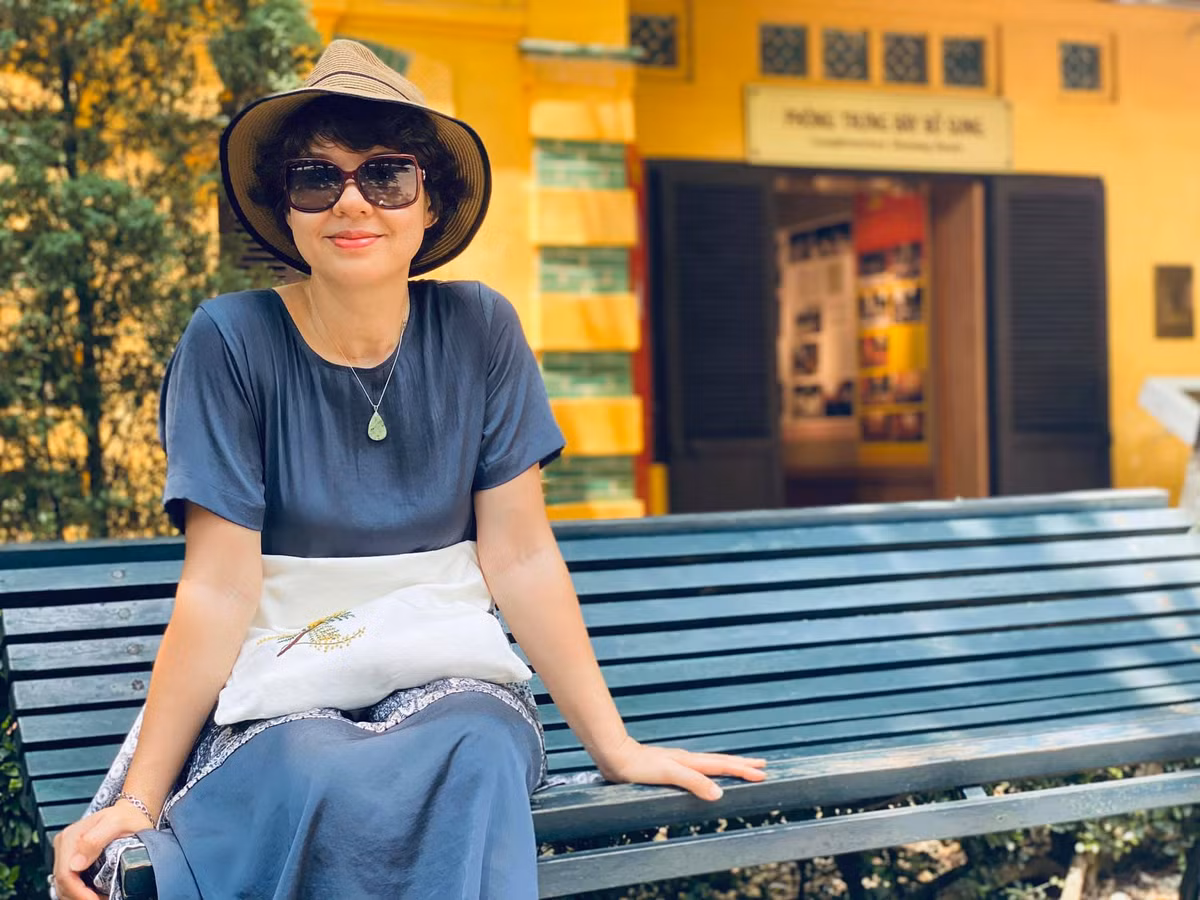 Phong cách thời trang trẻ trung của Diễm Quỳnh được nhiều người hâm mộ khen ngợi và yêu mến. Ảnh: FBNV.