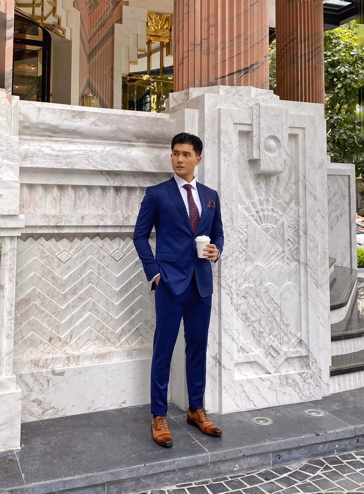 Vẻ ngoài được đánh giá cao lại cộng thêm gu thời trang ổn định, bắt mắt giúp Lâm Bảo Châu được nhiều người chú ý.