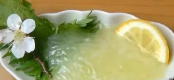 Thời gian gần đây, trứng bạch tuộc lại trở nên phổ biến trên đường phố Nhật Bản. Nó được các đầu bếp chế biến thành sushi hoặc dùng để nấu súp.