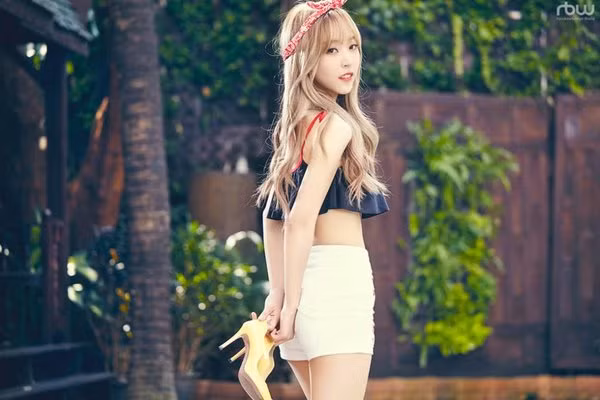 Để tăng hiệu quả giảm cân, Moonbyul luôn mặc những bộ đồ thể thao dày để đồ nhiều mồ hôi nhất có thể.