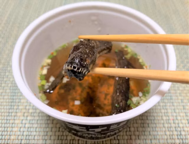 Nhật Bản còn sáng tạo ra món mì loại ramen với hương vị của cá warasubo thu hút sự tò mò của đông đảo thực khách.