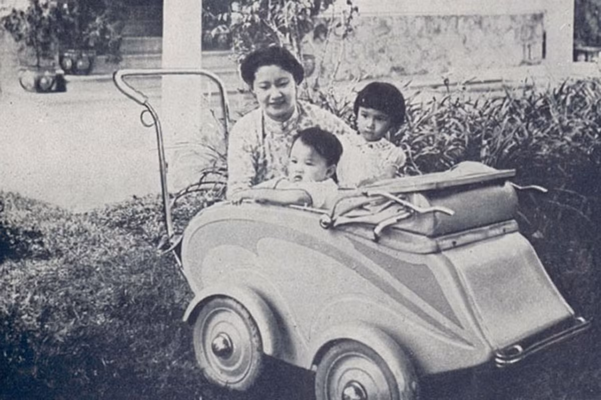 Tờ Le Monde colonial illustré đăng bức ảnh chụp Nam Phương Hoàng hậu bên 2 con vào tháng 5/1939.
