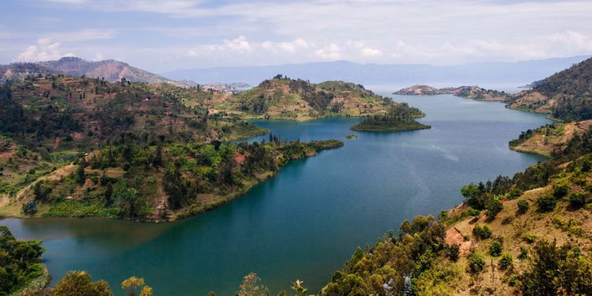 Ngoài ra, hồ Kivu cũng chứa đầy khí hydro sulfide từ sâu trong vỏ Trái đất. Hỗn hợp khí độc đó có thể nhanh chóng phát nổ dọc theo khu dân cư đông đúc xung quanh.