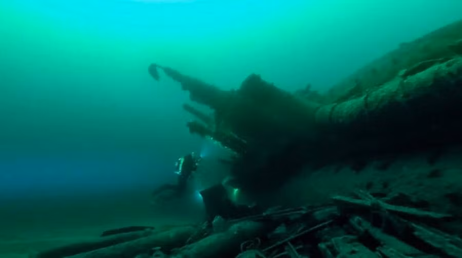 Dive Newquay - đơn vị dẫn đầu đoàn thám hiểm 4 người mới thực hiện chuyến lặn biển, khám phá xác tàu ngầm U-boat của Đức quốc xã "ngủ vùi" ở Đại Tây Dương.