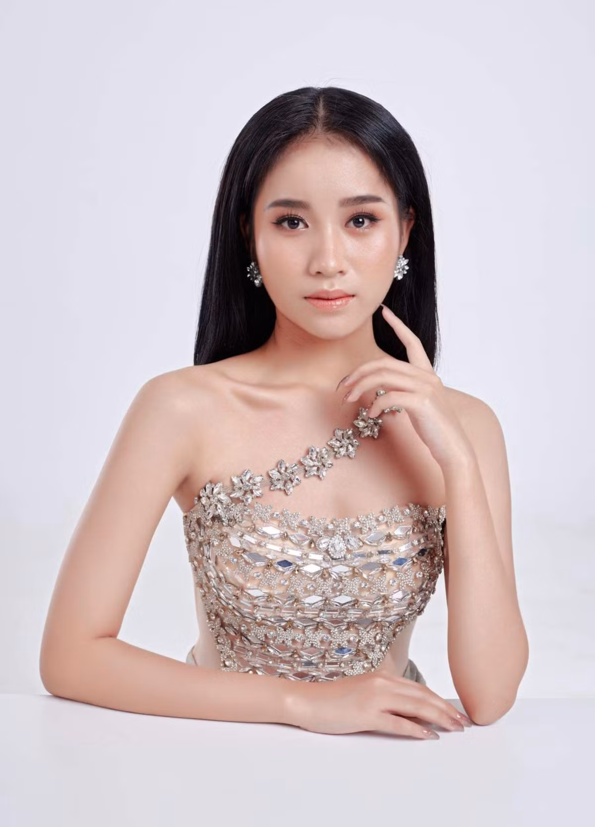 Bích Thủy hóm hỉnh, vui tươi và năng nổ nhưng rất dễ khóc. Cô thấy còn nhiều điểm yếu nên luôn cố gắng, nỗ lực để hoàn thiện. Sau cuộc thi, cô hy vọng sẽ trưởng thành hơn.
