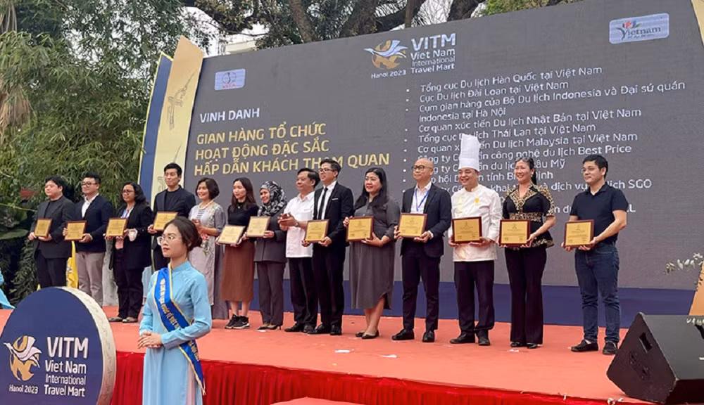 VITM Hà Nội 2023: Hơn 60.000 DN và khách tham quan mua sắm VITM Ha Noi 2023: Hon 60.000 DN va khach tham quan mua sam