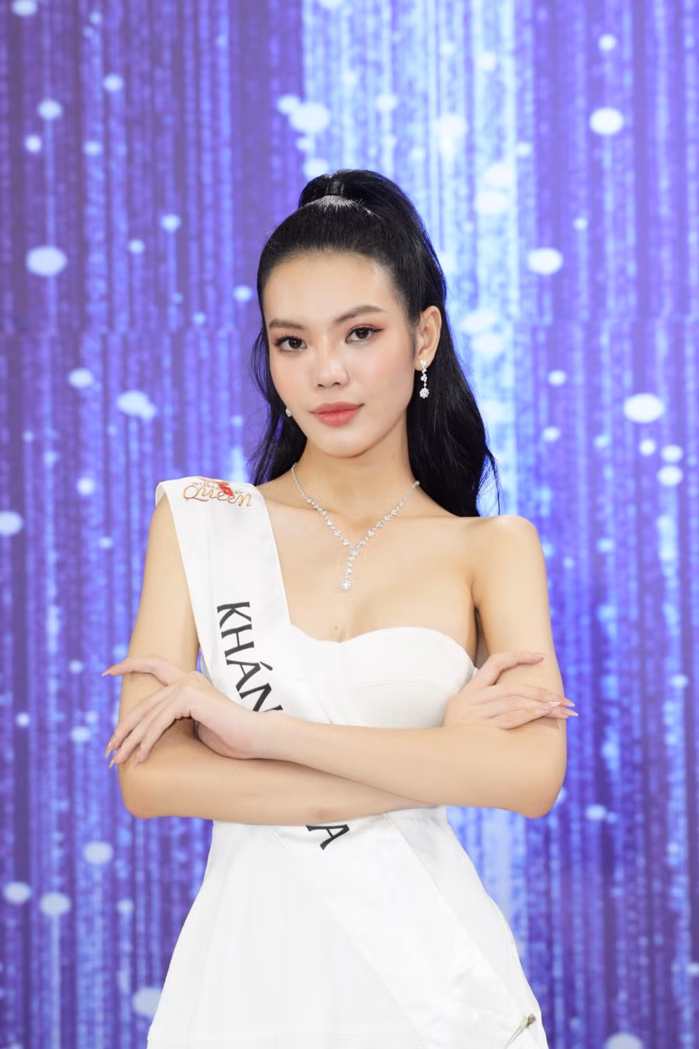 Nguoi dep 18 tuoi, eo 56cm thi Hoa hau Chuyen gioi Viet Nam-Hinh-12