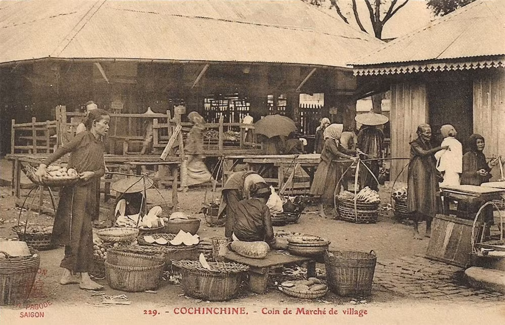 Một góc chợ làng ở Nam bộ