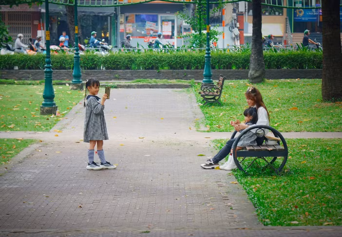 Ngay moi day nang luong o Cong vien Tao Dan