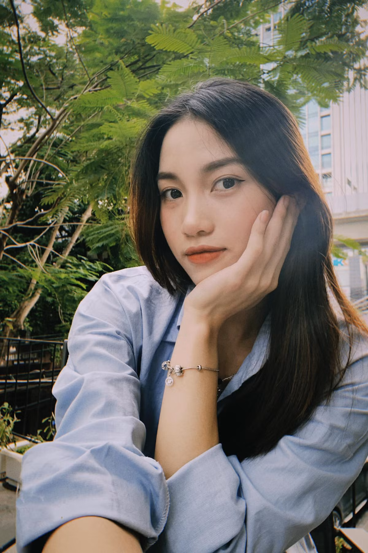 Dù nổi tiếng xinh đẹp nhưng cô nàng 9X cho biết cô vẫn chưa có bạn trai. Nguyễn Thị Phương chia sẻ: "Tôi vẫn ở chế độ độc thân. Thực tế tôi không có xác định hình mẫu bạn trai lý tưởng nhưng vạn sự tùy duyên nên chắc duyên mình chưa đến”.