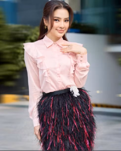 Phương Trinh Jolie.